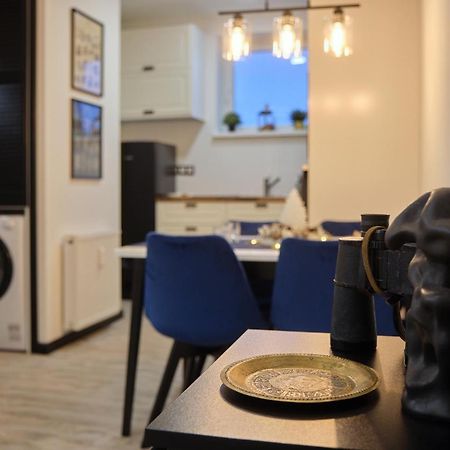 Monos Apartman Tatabánya Exteriör bild