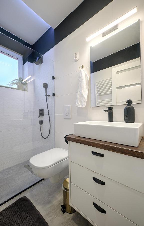 Monos Apartman Tatabánya Exteriör bild