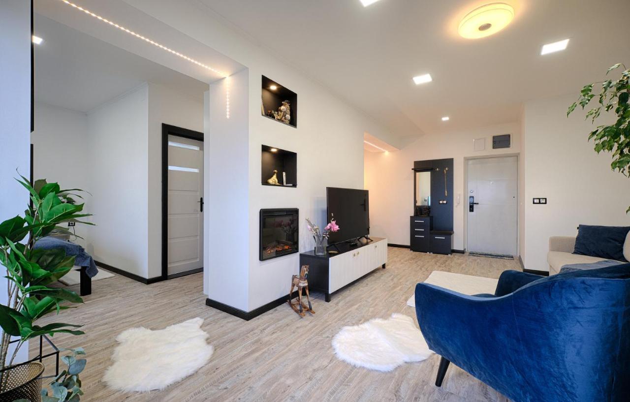 Monos Apartman Tatabánya Exteriör bild