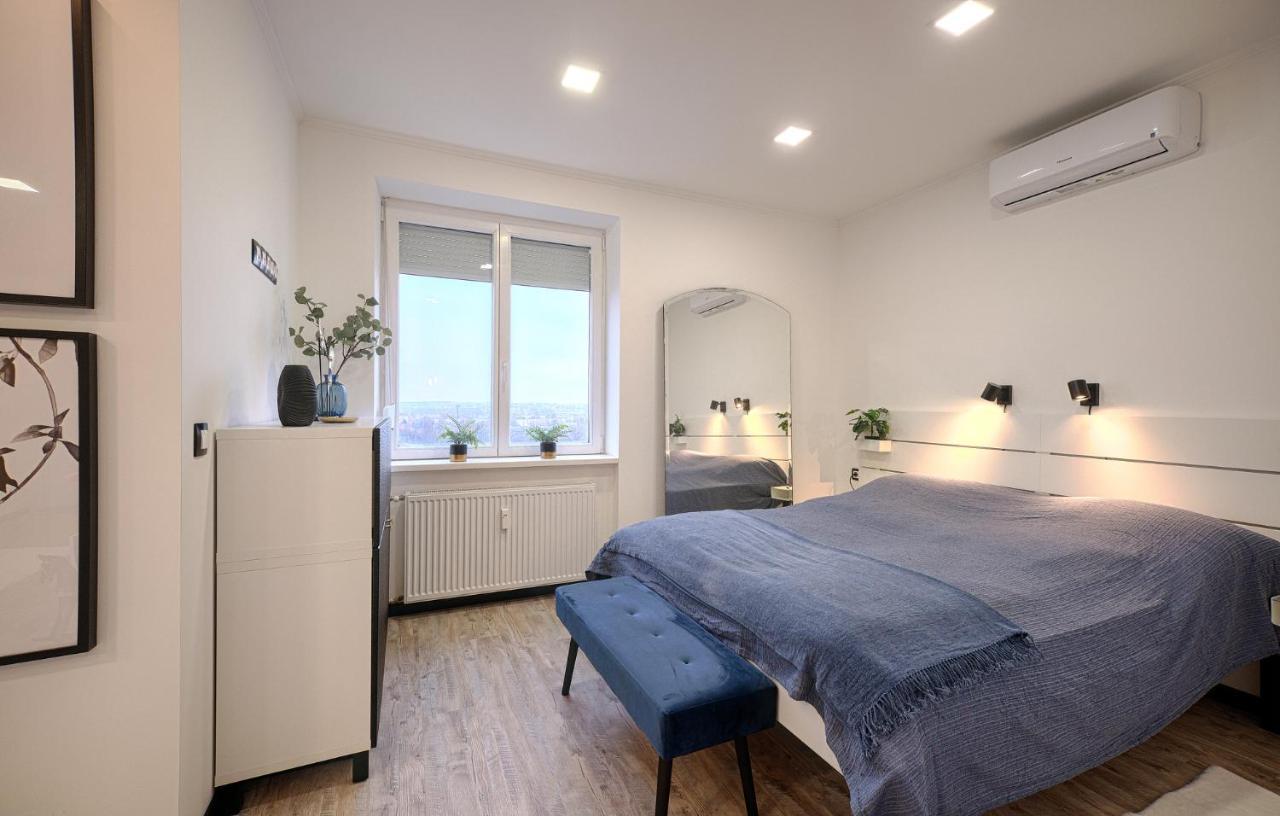 Monos Apartman Tatabánya Exteriör bild