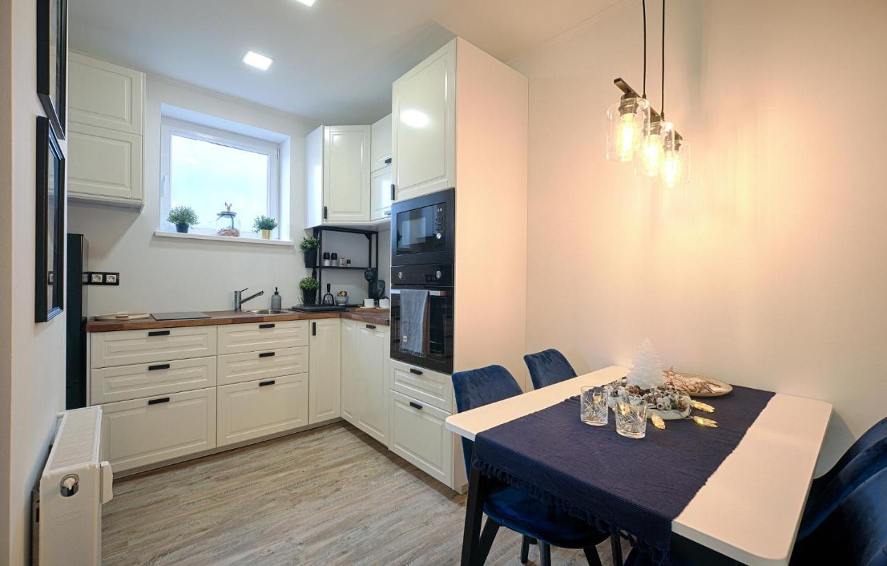Monos Apartman Tatabánya Exteriör bild