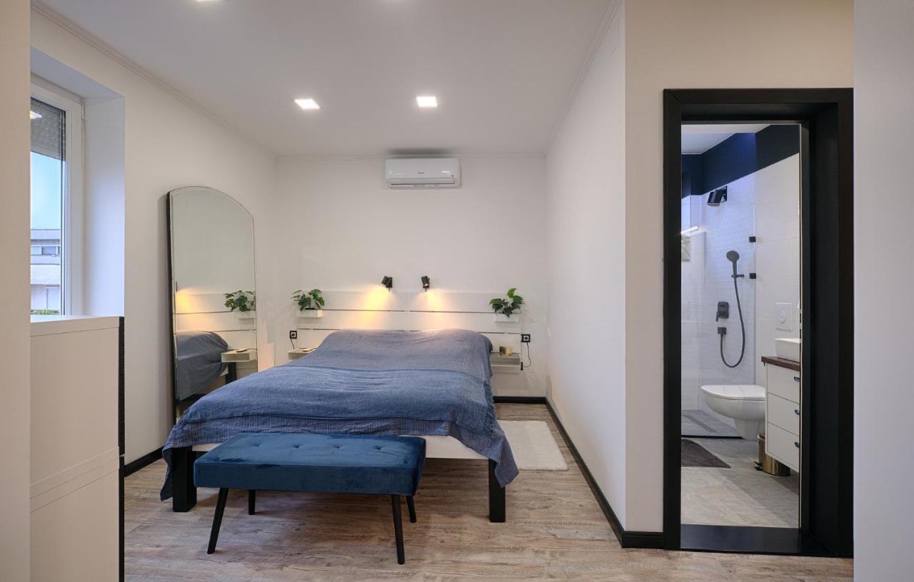 Monos Apartman Tatabánya Exteriör bild