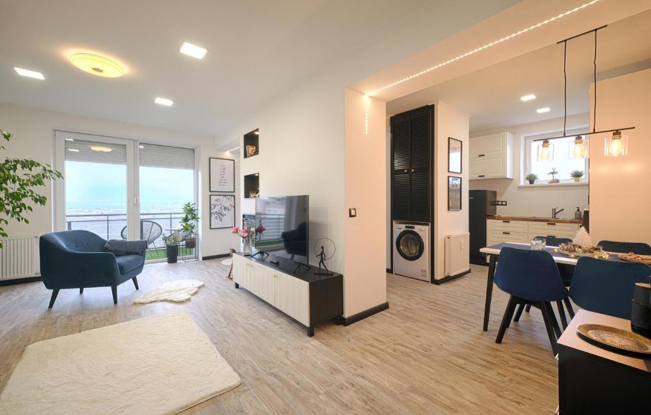 Monos Apartman Tatabánya Exteriör bild