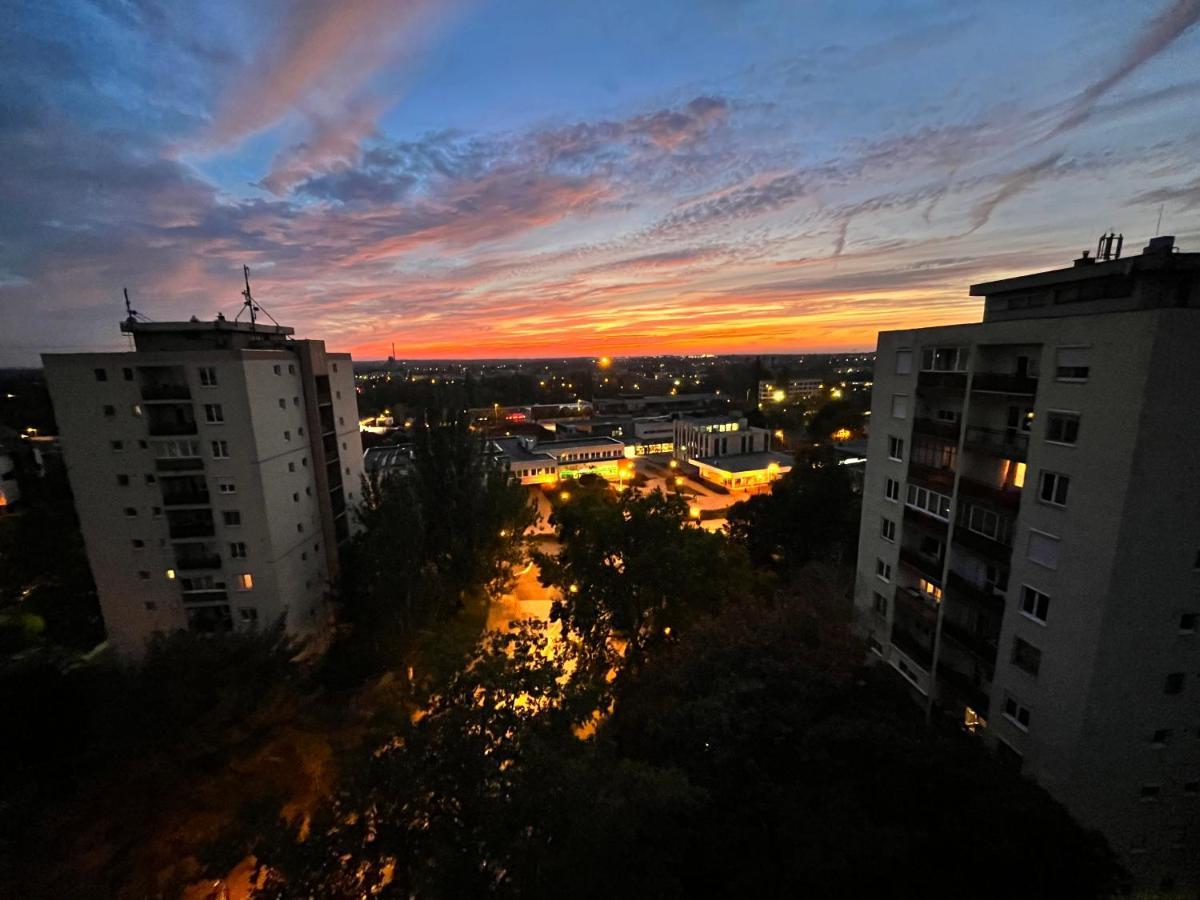 Monos Apartman Tatabánya Exteriör bild